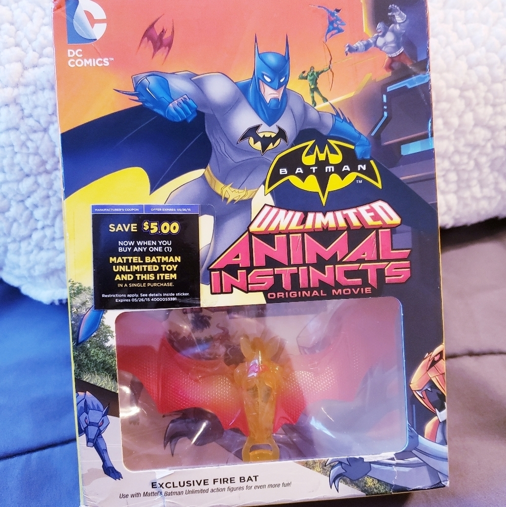 Batman Unlimited Animal Instincts Movie w Bat Toy.